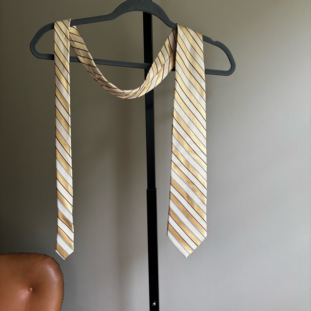 Michael Kors Gold Navy Blue Striped Tie